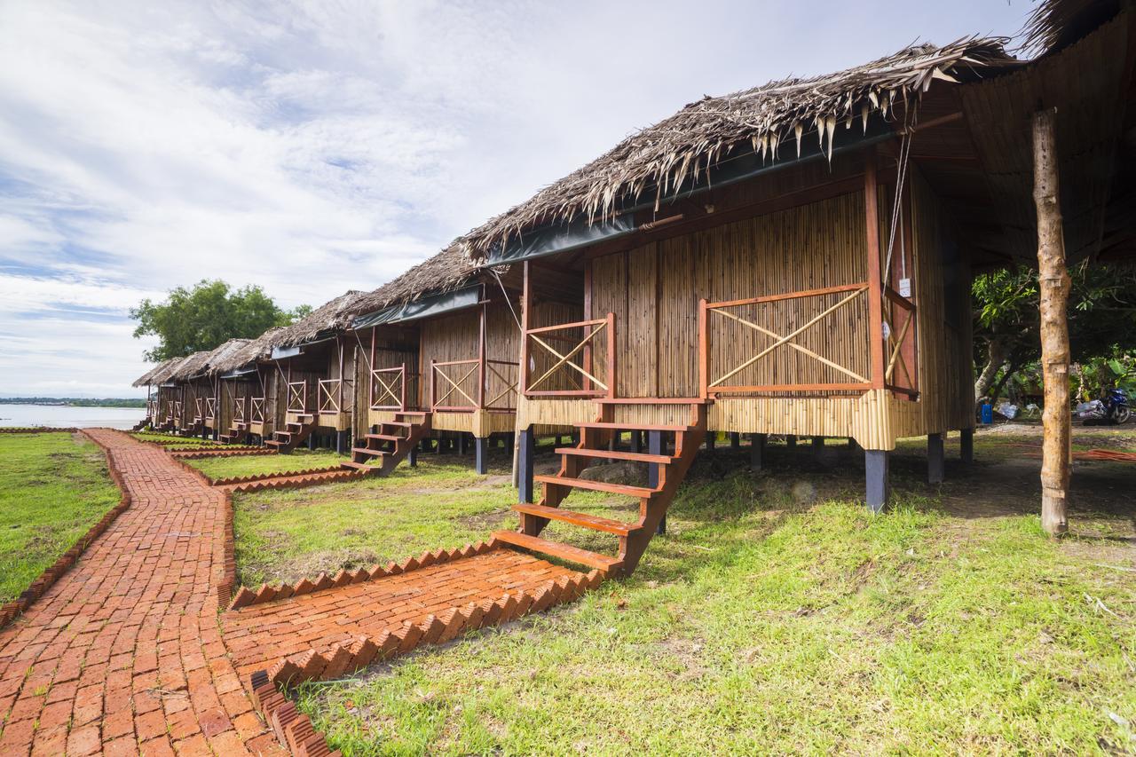 Hotel 9 Huts On A Hill Kudat Exterior foto