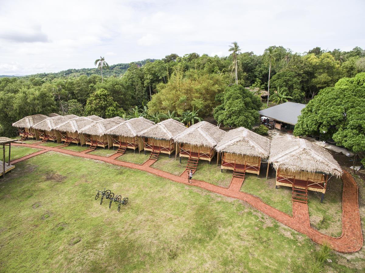 Hotel 9 Huts On A Hill Kudat Exterior foto